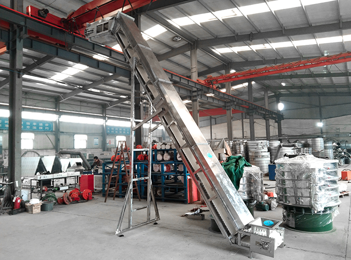 大傾角皮帶輸送機在鍋爐輸渣的應(yīng)用